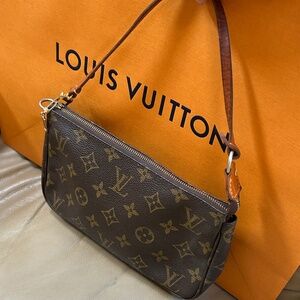 Louis Vuitton Pochette accessories